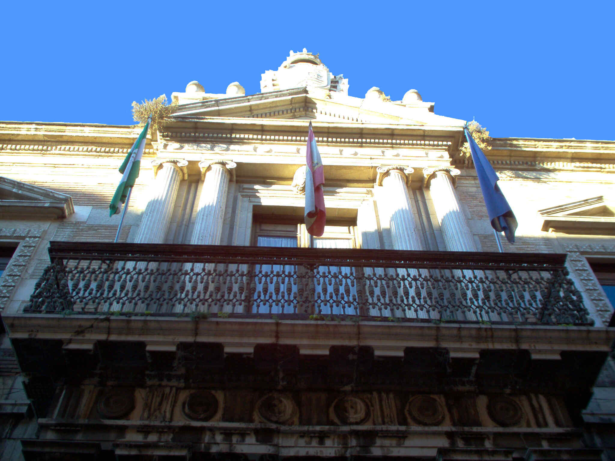 Palacio de las Columnas - reja del balcón principal
